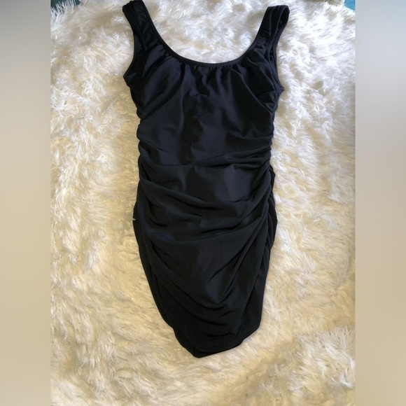 VENUS Black One Piece gathered Sleek Design size 6 NWOT - Picture 4 of 16